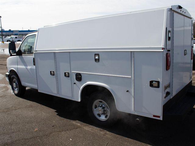 2025 Chevrolet Express Cutaway Work Van