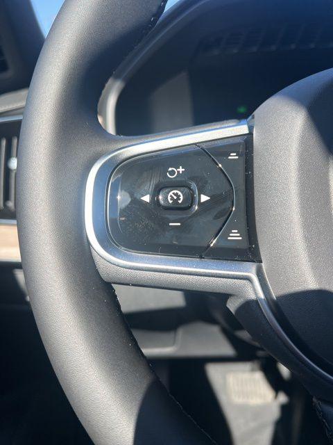 2026 Volvo XC90 Plus, B6 AWD Gas (mild hybrid), Gasoline, Bright, 7 Seats