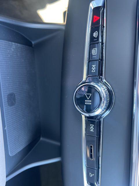 2026 Volvo XC90 Plus, B6 AWD Gas (mild hybrid), Gasoline, Bright, 7 Seats