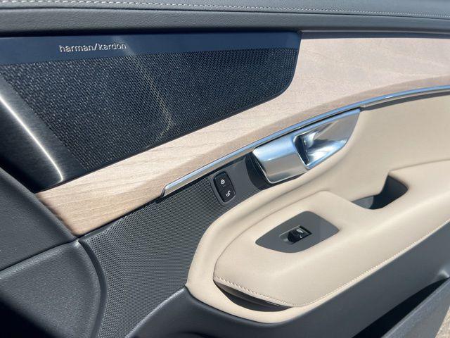 2026 Volvo XC90 Plus, B6 AWD Gas (mild hybrid), Gasoline, Bright, 7 Seats