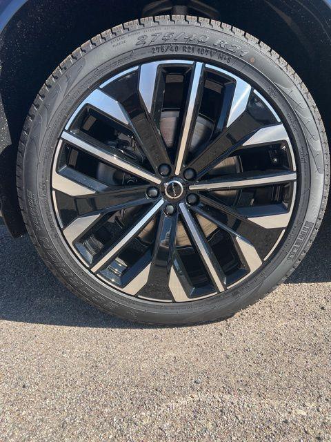 2026 Volvo XC90 Plus, B6 AWD Gas (mild hybrid), Gasoline, Bright, 7 Seats