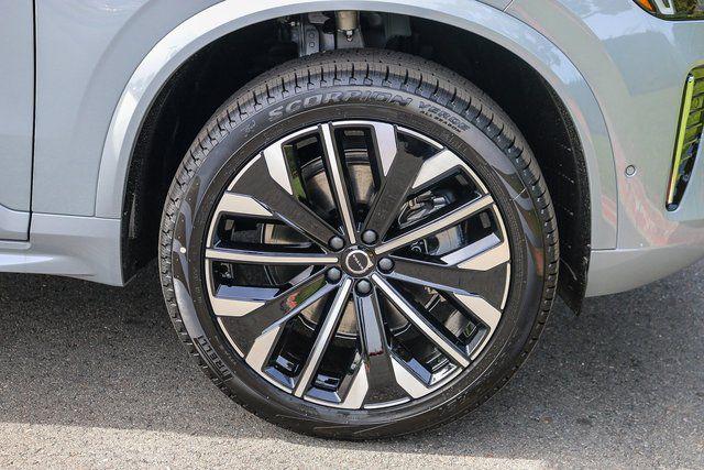 2026 Volvo XC90 Plus, B5 AWD Gas (mild hybrid), Gasoline, Bright, 7 Seats