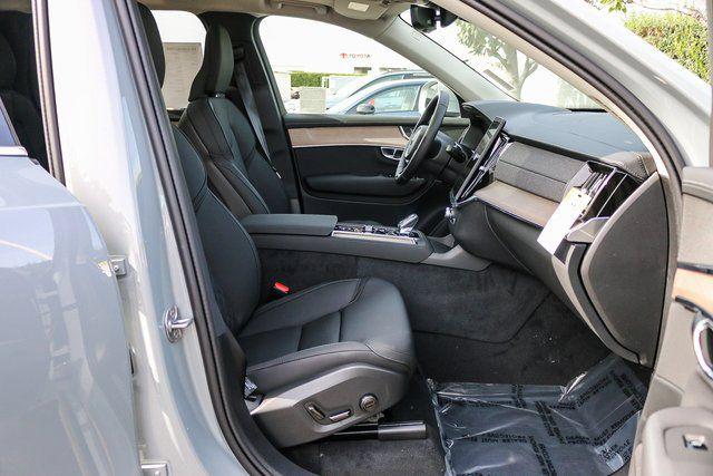 2026 Volvo XC90 Plus, B5 AWD Gas (mild hybrid), Gasoline, Bright, 7 Seats