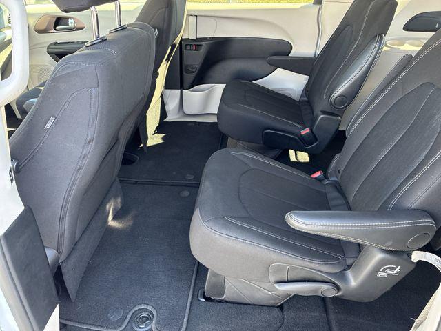 2024 Chrysler Voyager LX