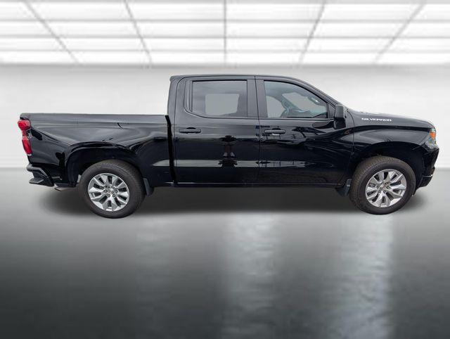 2026 Chevrolet Silverado 1500 2WD Crew Cab Short Bed Custom