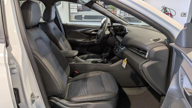 2026 Buick NV Preferred FWD