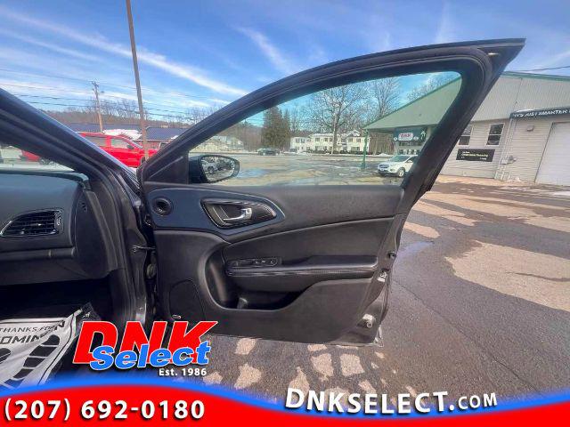 2015 Chrysler 200 S