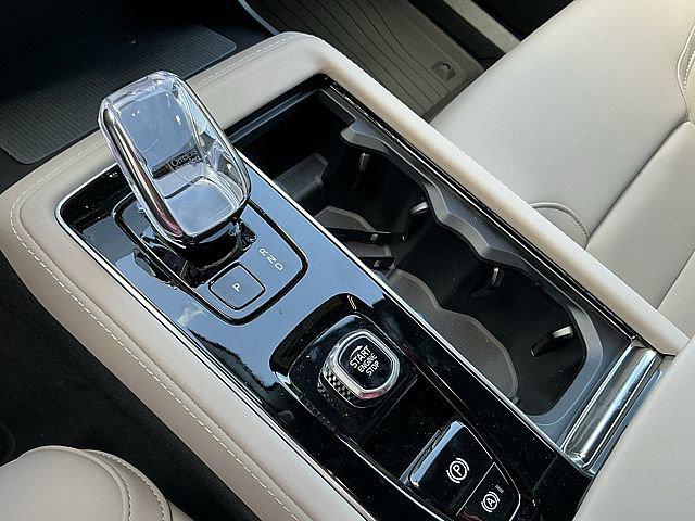 2026 Volvo XC90 Plus, B6 AWD Gas (mild hybrid), Gasoline, Bright, 7 Seats