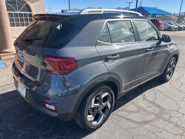 2026 Hyundai Venue SEL w/Two-Tone Roof