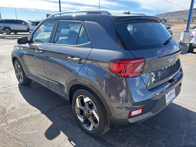 2026 Hyundai Venue SEL w/Two-Tone Roof