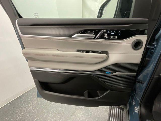 2026 Jeep Grand Wagoneer Summit Obsidian 4x4