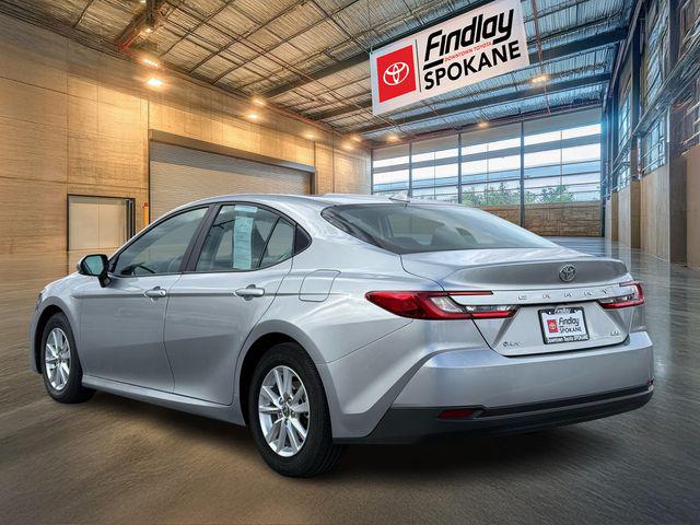 2025 Toyota Camry LE - Photo 6