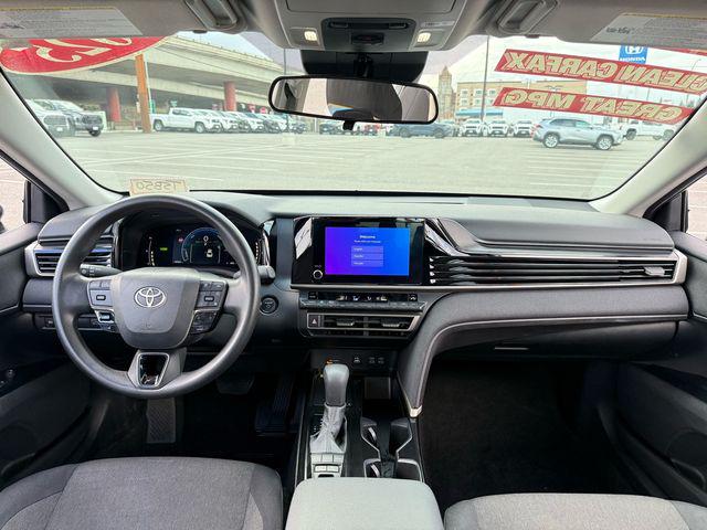 2025 Toyota Camry LE - Photo 9