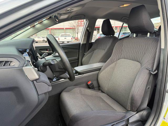 2025 Toyota Camry LE - Photo 10