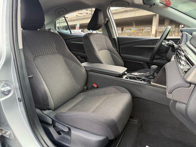 2025 Toyota Camry LE - Photo 11
