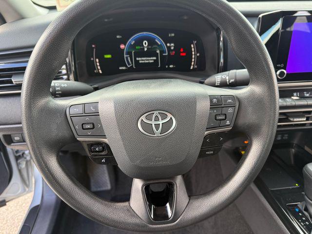 2025 Toyota Camry LE - Photo 12