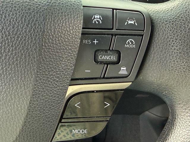 2025 Toyota Camry LE - Photo 14