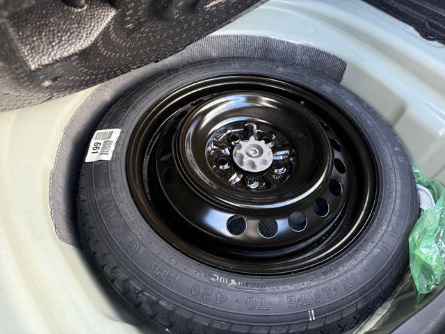 2025 Toyota Camry LE - Photo 30