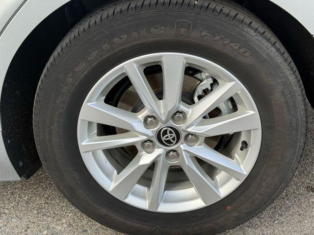 2025 Toyota Camry LE - Photo 31