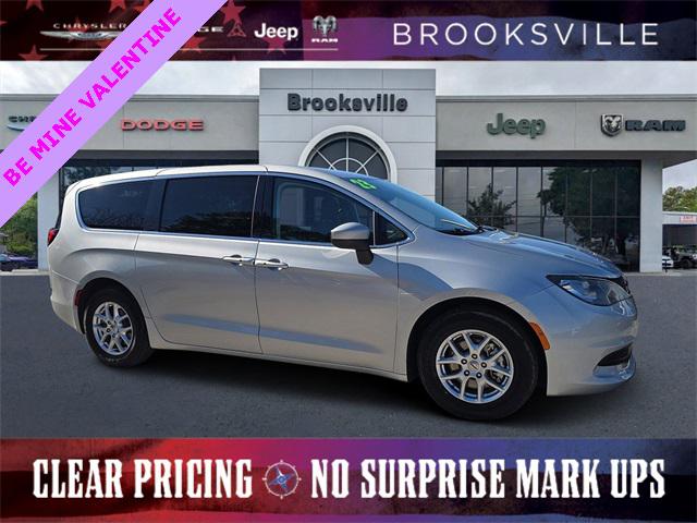 2023 Chrysler Voyager LX