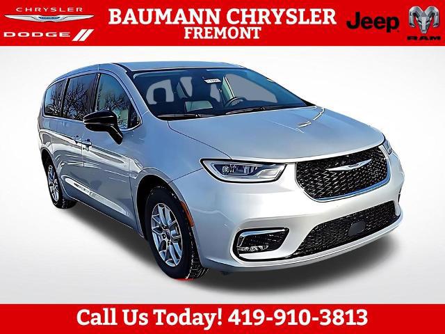 2024 Chrysler Pacifica Touring L for sale in Genoa, OH