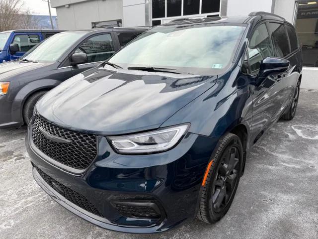 2022 Chrysler Pacifica Touring L AWD
