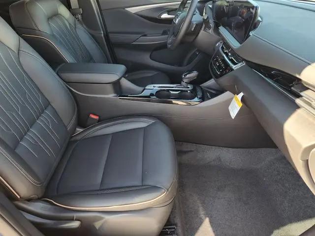 2026 Buick NV Avenir FWD