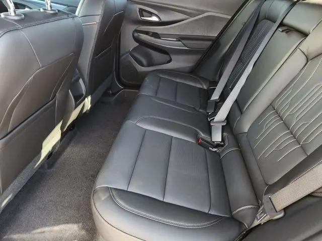 2026 Buick NV Avenir FWD