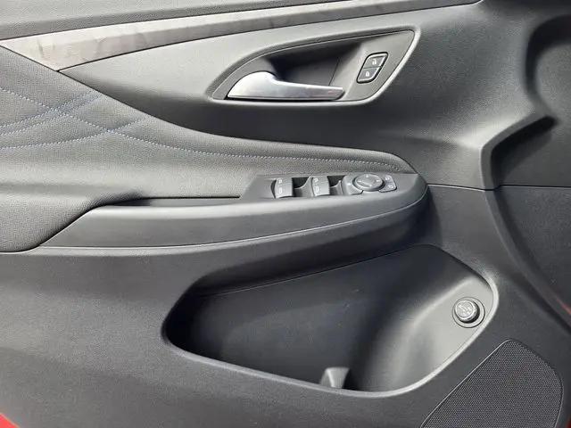 2026 Buick NV Sport Touring FWD