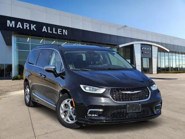 2023 Chrysler Pacifica Limited for sale in Collinsville, OK
