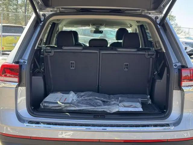 2026 Volkswagen Atlas SE with Technology