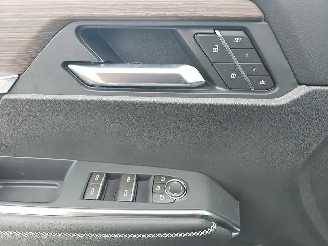 2026 GMC Acadia Denali AWD