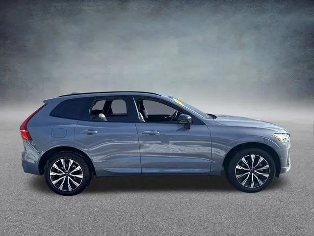 2024 Volvo XC60 B5 Plus Dark Theme