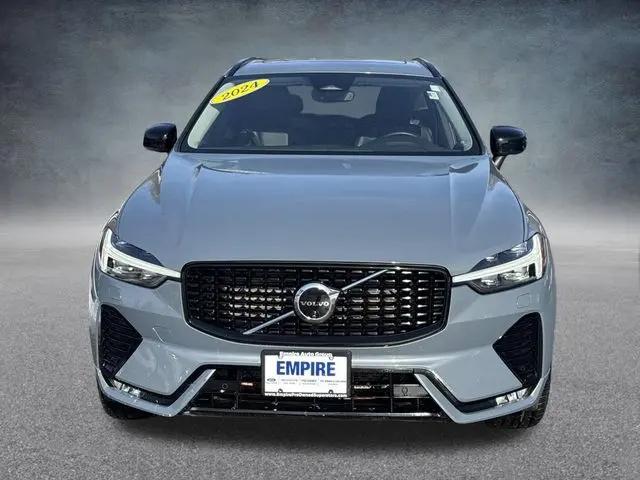 2024 Volvo XC60 B5 Plus Dark Theme