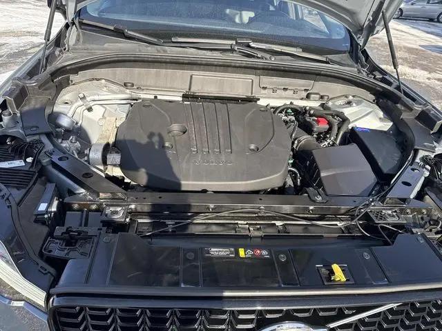2024 Volvo XC60 B5 Plus Dark Theme