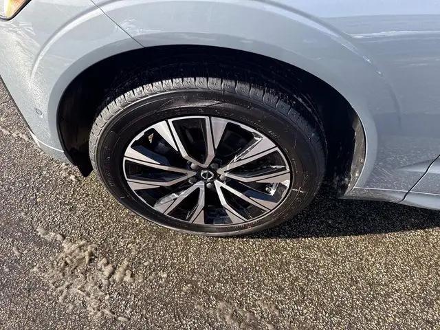 2024 Volvo XC60 B5 Plus Dark Theme