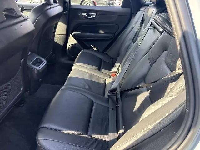 2024 Volvo XC60 B5 Plus Dark Theme