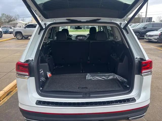 2026 Volkswagen Atlas SE with Technology