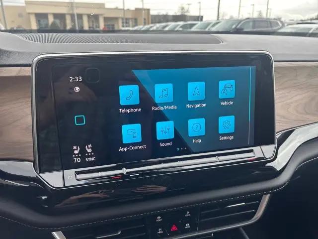 2026 Volkswagen Atlas SE with Technology