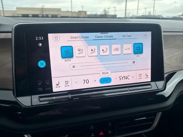 2026 Volkswagen Atlas SE with Technology
