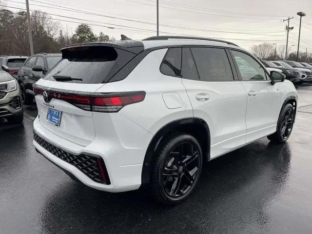 2026 Volkswagen Tiguan SE R-Line Black
