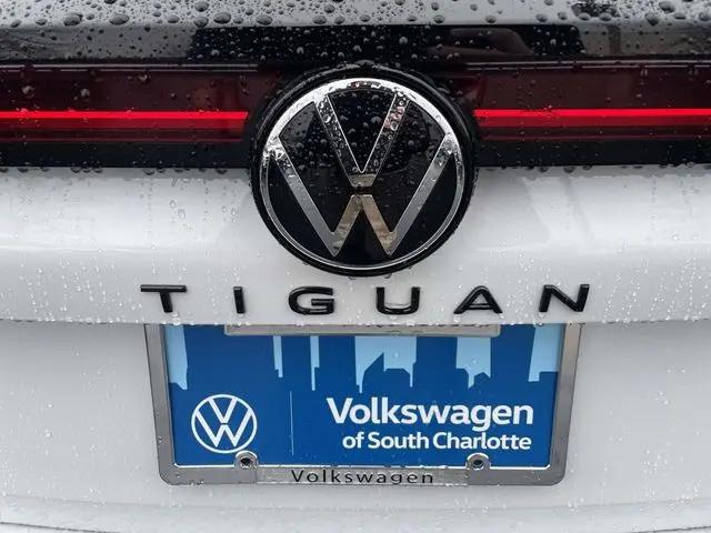 2026 Volkswagen Tiguan SE R-Line Black