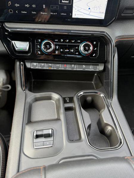 2024 GMC Sierra 3500HD 4WD Crew Cab Standard Bed AT4