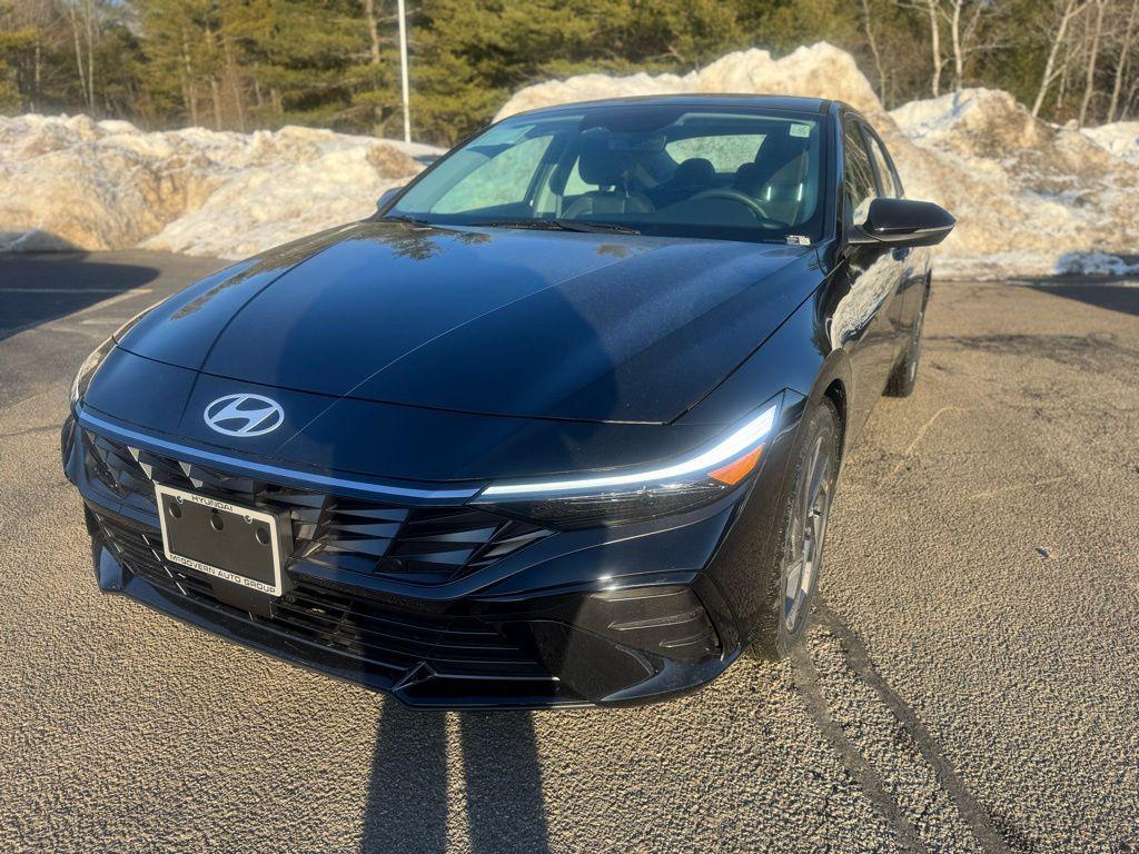 2026 Hyundai Elantra Hybrid Limited FWD