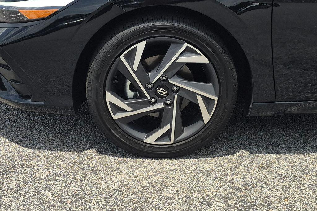 New 2026 Black Hyundai Limited image 11