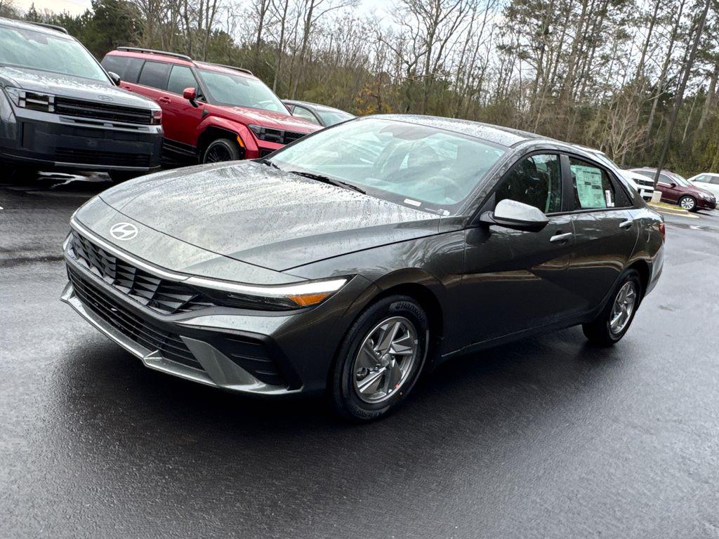 New 2026 Gray HYUNDAI SE image 2