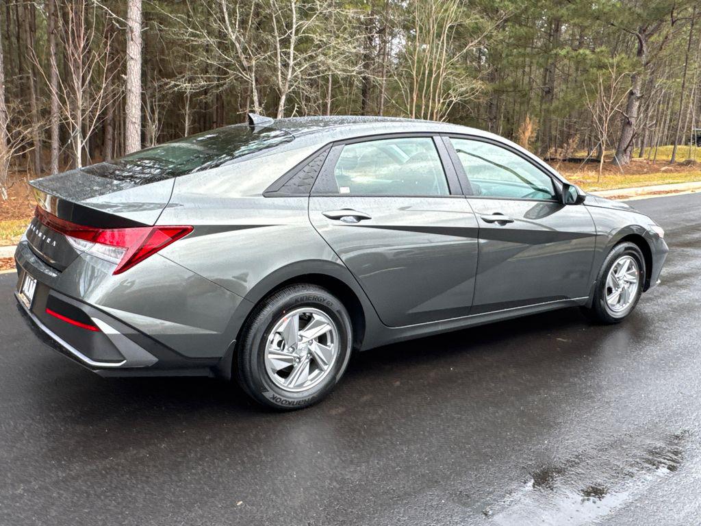 New 2026 Gray HYUNDAI SE image 7
