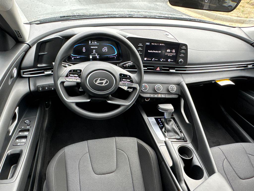 New 2026 Gray HYUNDAI SE image 14