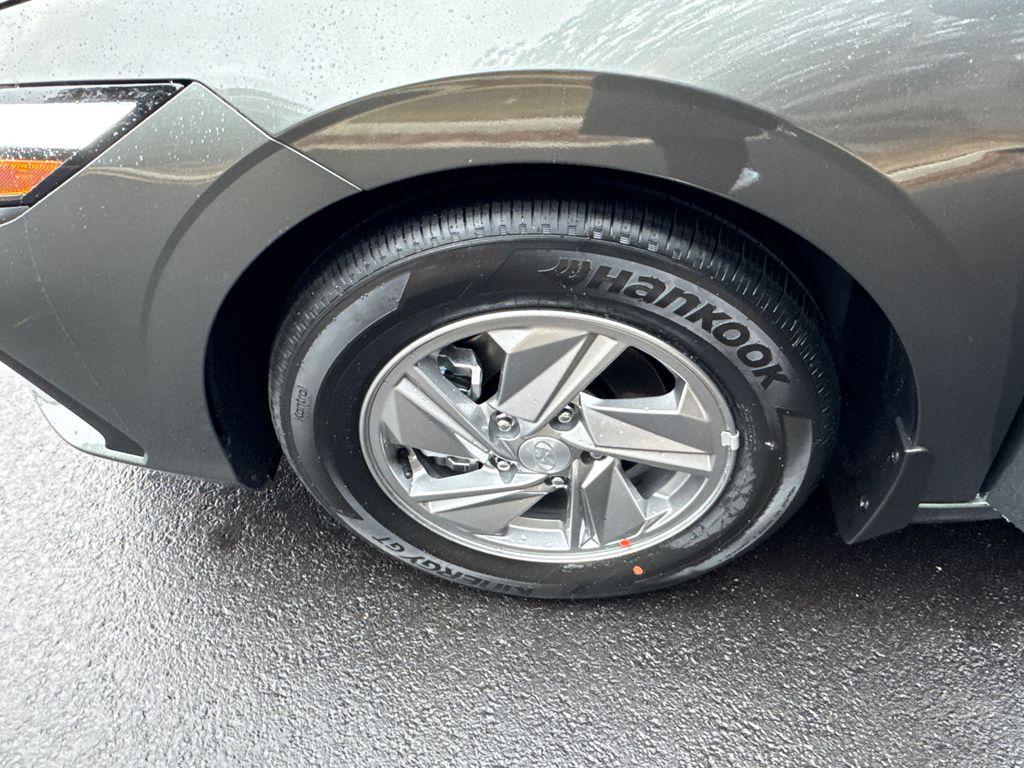 New 2026 Gray HYUNDAI SE image 22