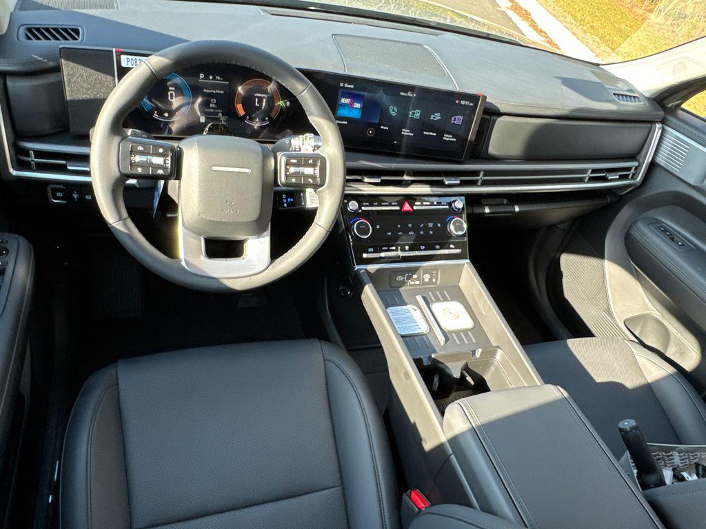 New 2026 Gray HYUNDAI SEL FWD image 13